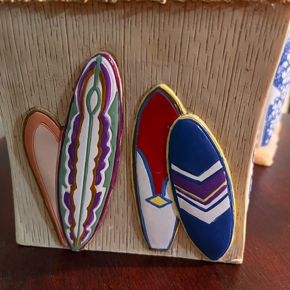 Dean Miller Bathroom, decor, beach scene, tissue and toothbrush set. - Picture 2 of 5